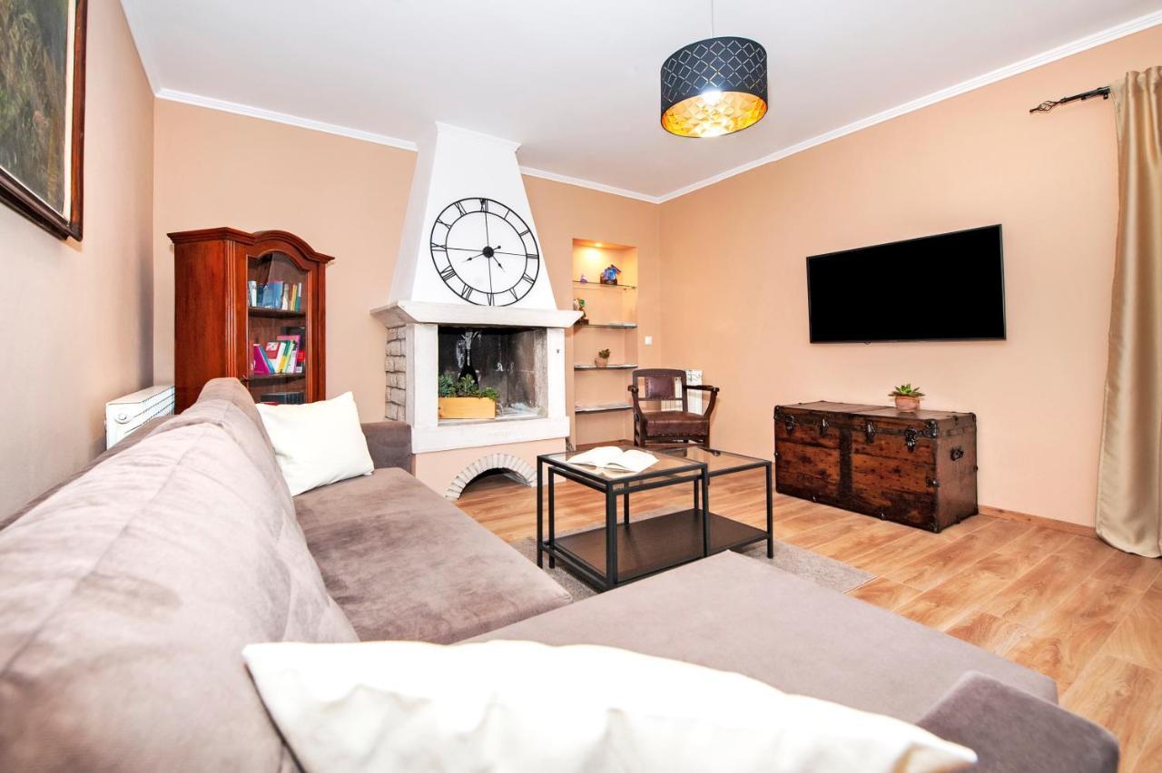 Apartment Miral ロヴィンスコ・セロ エクステリア 写真