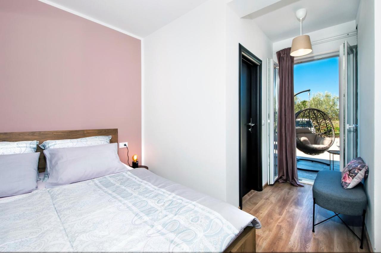Apartment Miral ロヴィンスコ・セロ エクステリア 写真