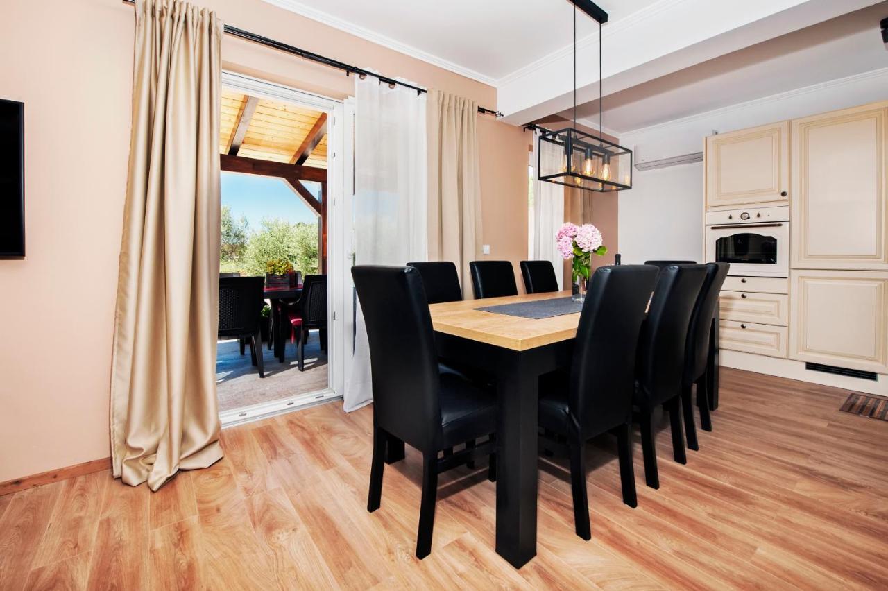 Apartment Miral ロヴィンスコ・セロ エクステリア 写真