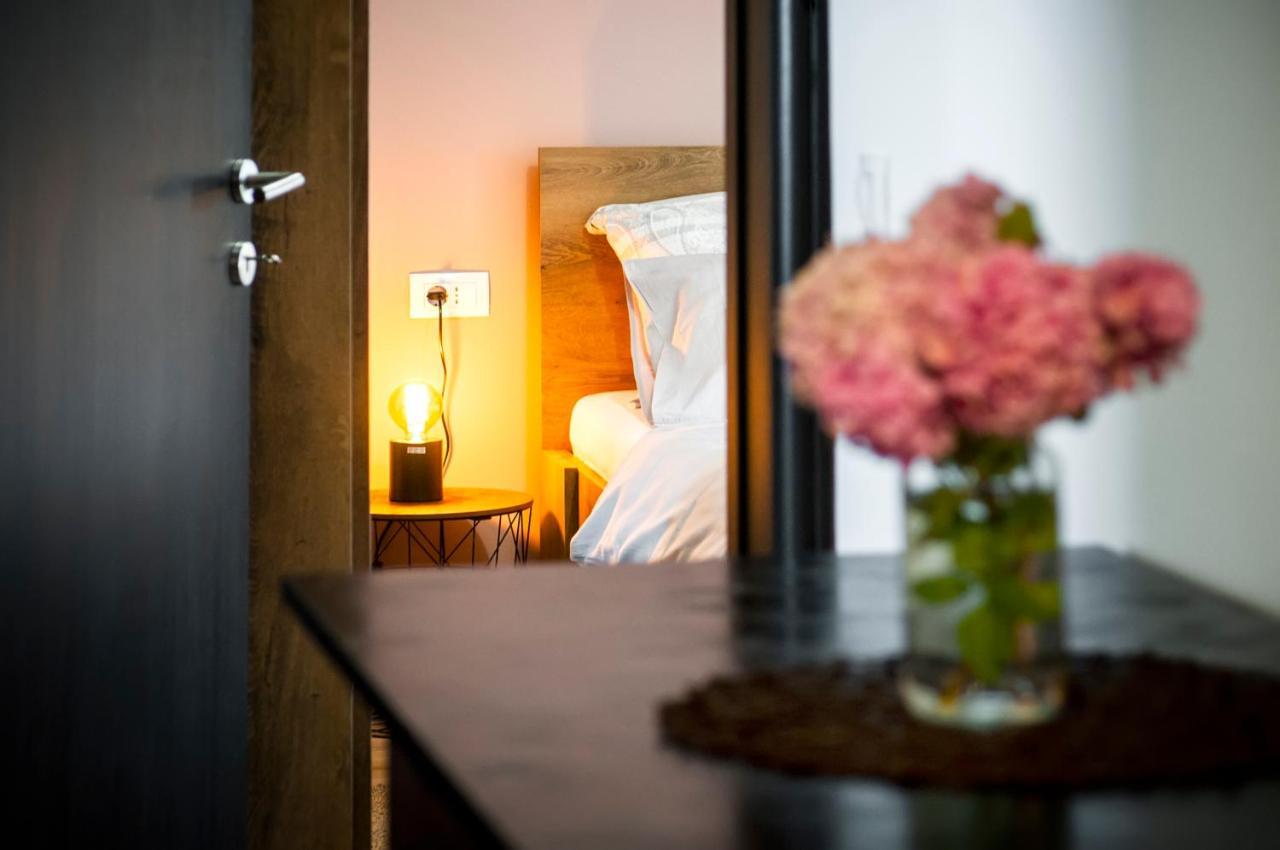 Apartment Miral ロヴィンスコ・セロ エクステリア 写真