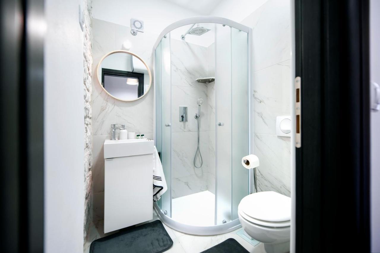 Apartment Miral ロヴィンスコ・セロ エクステリア 写真